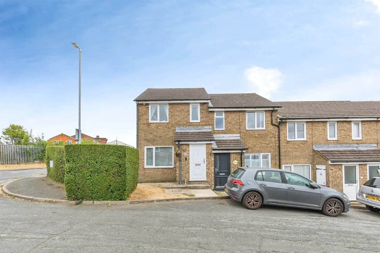 2 bed house for sale — Horseshoe Close, St. Leonards-On-Sea