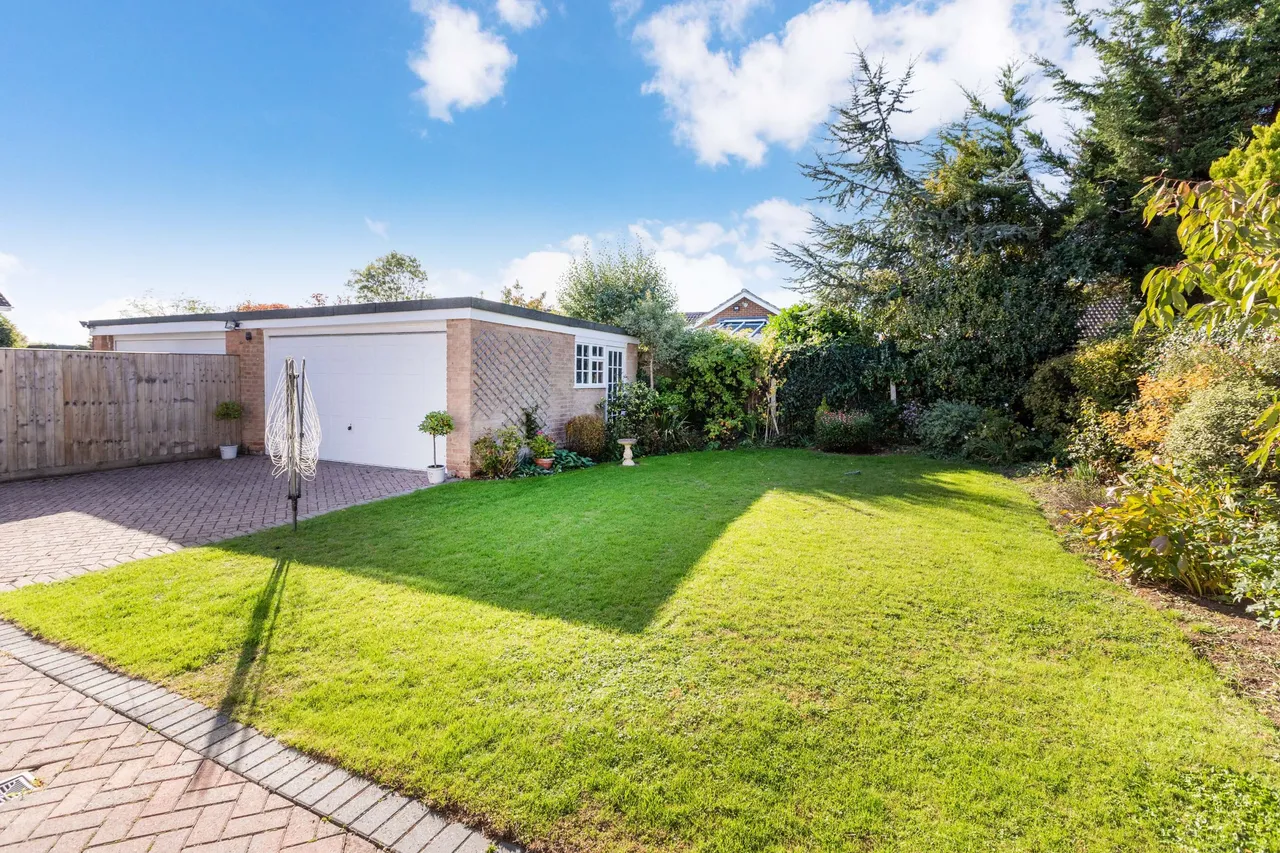 Avondale, Cranbrook Drive, Maidenhead, Berkshire, photo 16