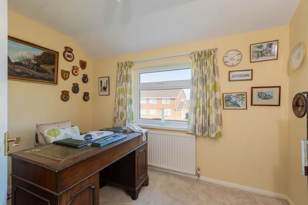 Avondale, Cranbrook Drive, Maidenhead, Berkshire, photo 13
