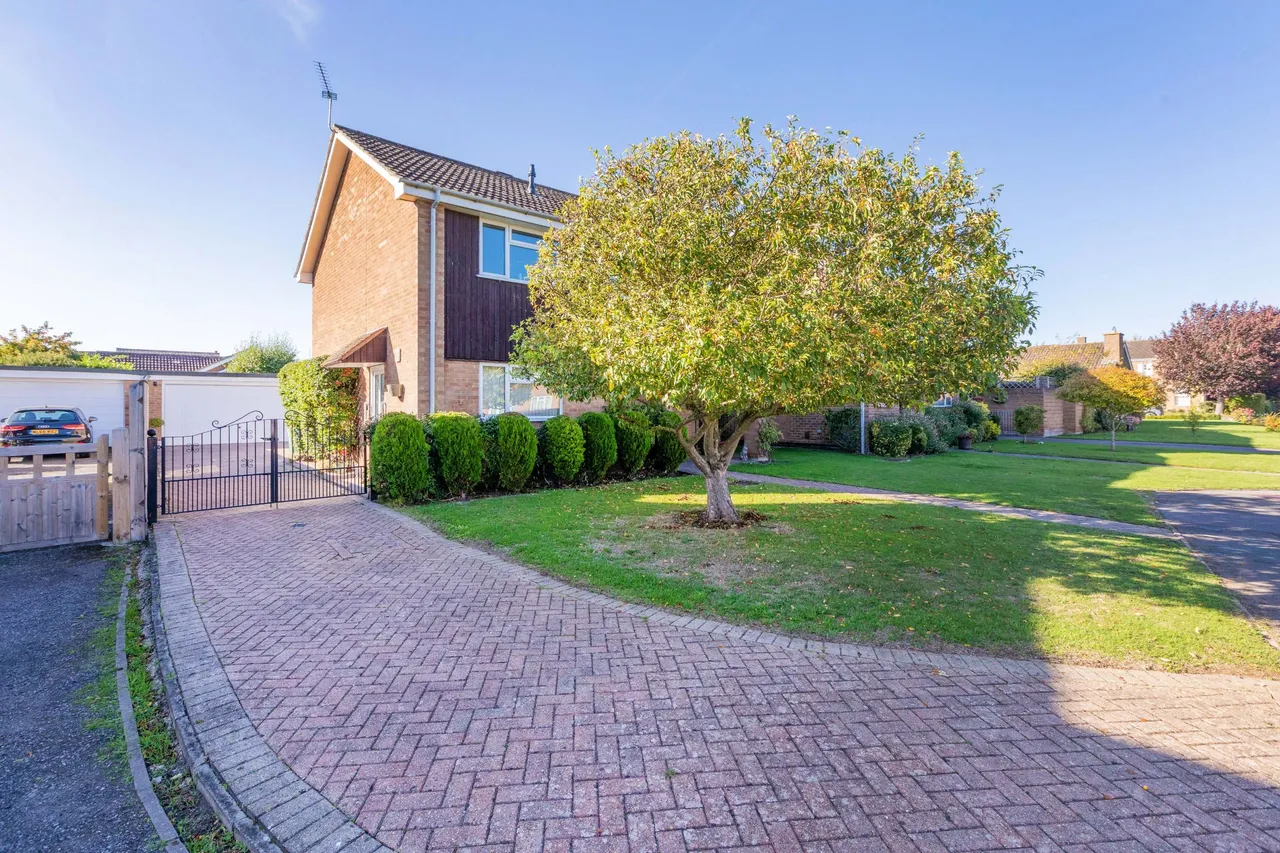Avondale, Cranbrook Drive, Maidenhead, Berkshire, photo 15