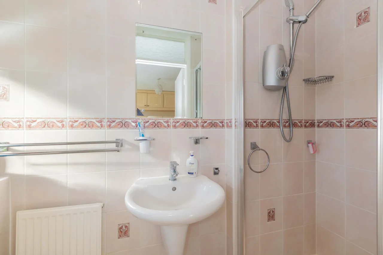 Avondale, Cranbrook Drive, Maidenhead, Berkshire, photo 11