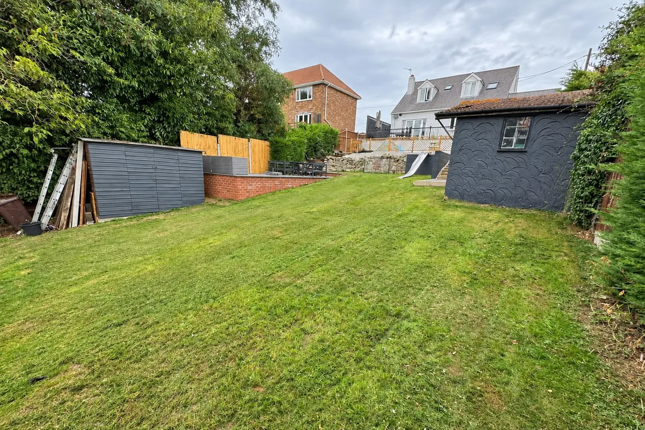 Wards Hill Road, Minster On Sea, photo 24