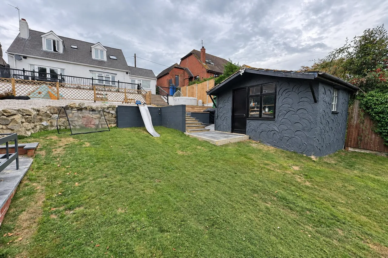 Wards Hill Road, Minster On Sea, photo 26