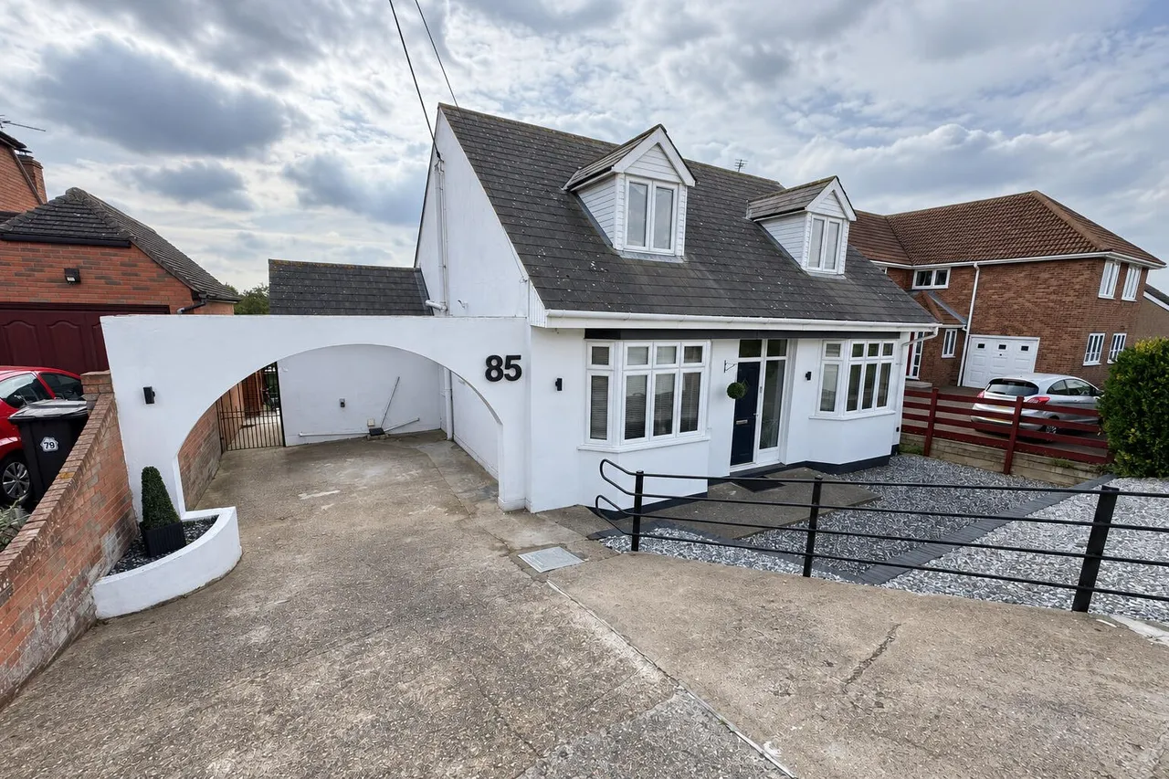 4 bed house for sale, Wards Hill Road, Minster On Sea