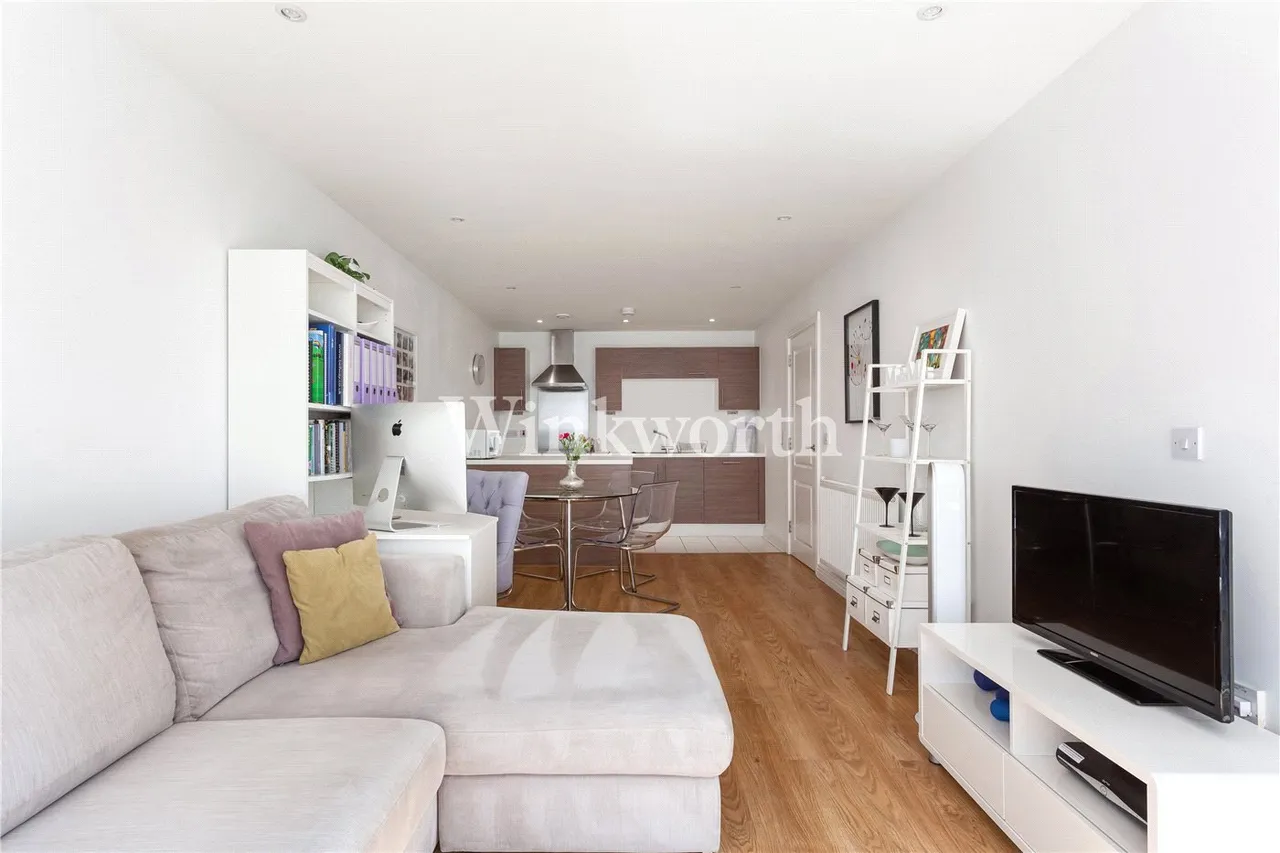 Merlin Heights, London, N17, photo 6