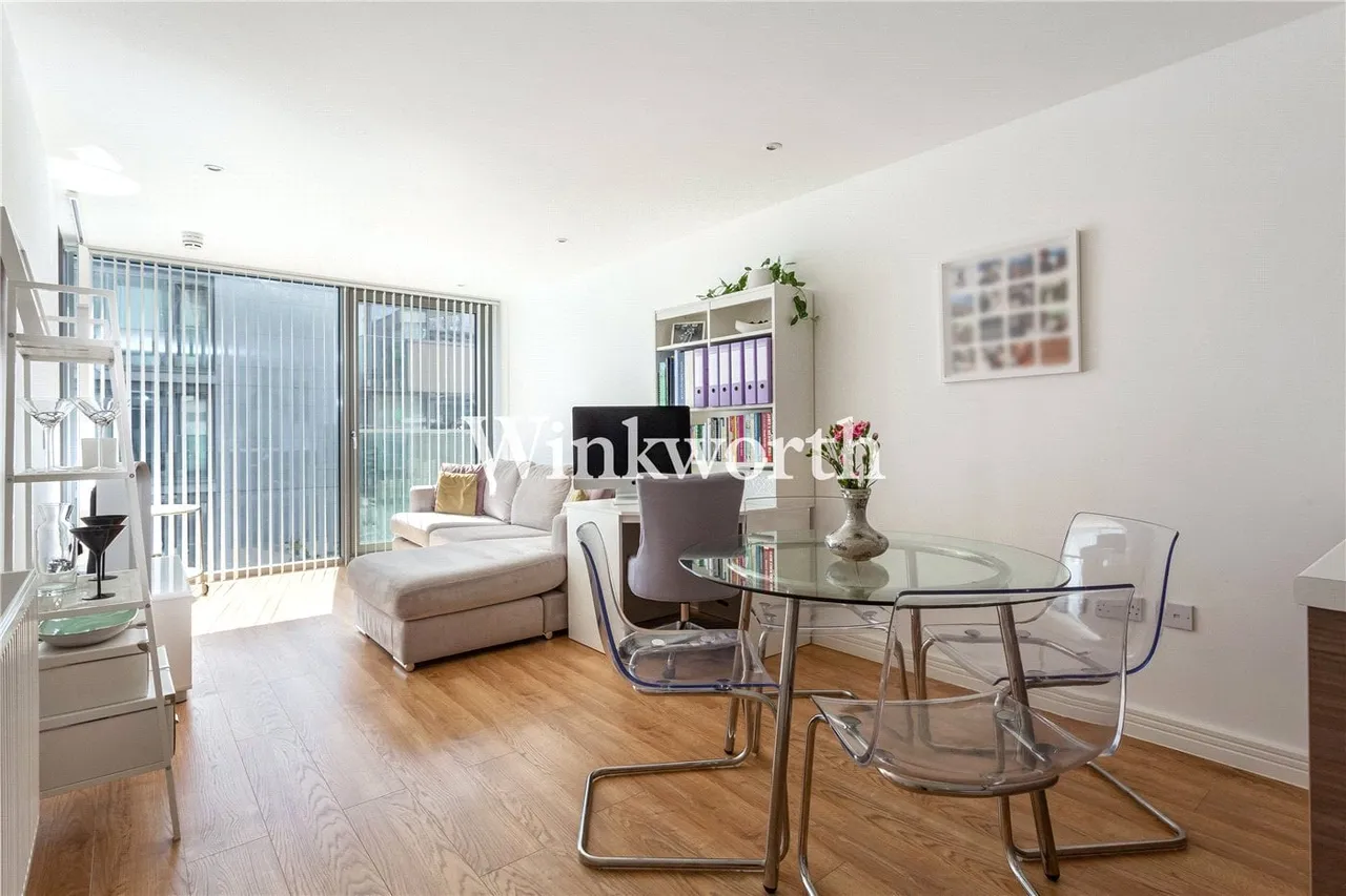 2 bed flat for sale, Merlin Heights, London, N17