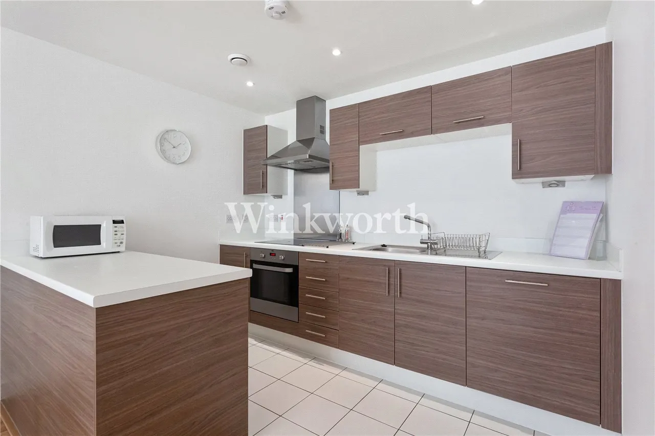 Merlin Heights, London, N17, photo 4