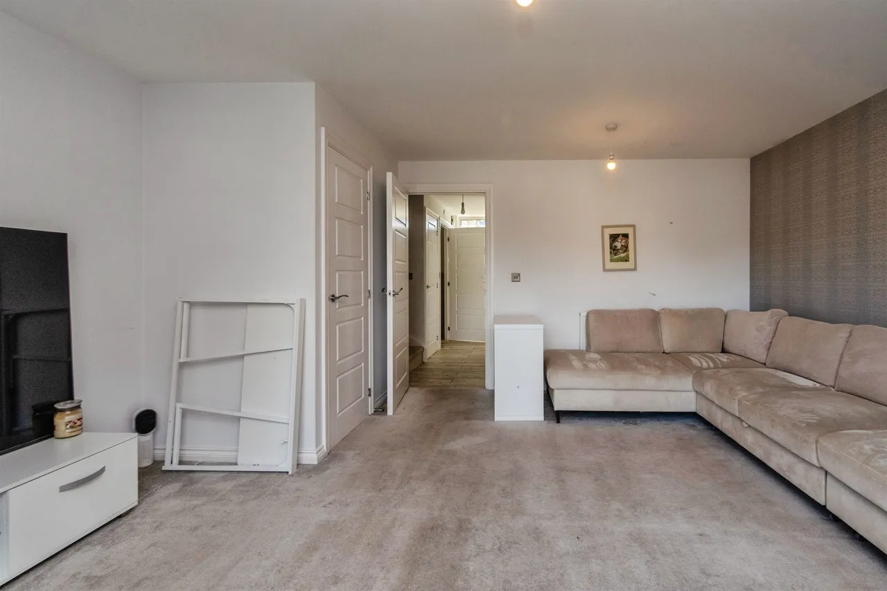 Centenary Lane, Wednesbury, WS10, photo 5