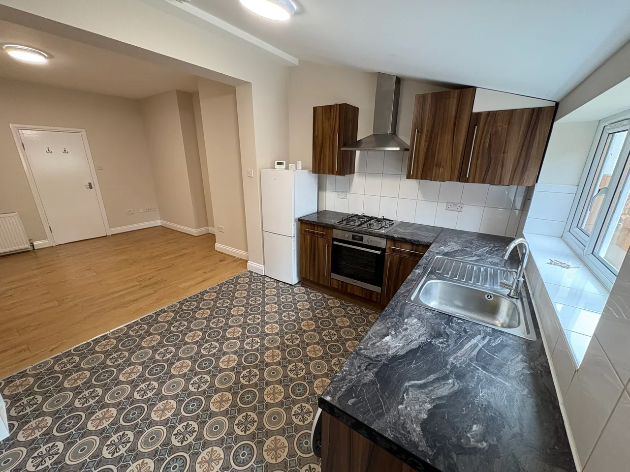 Holdenhurst Avenue, Finchley, London, N12 0JB, photo 7