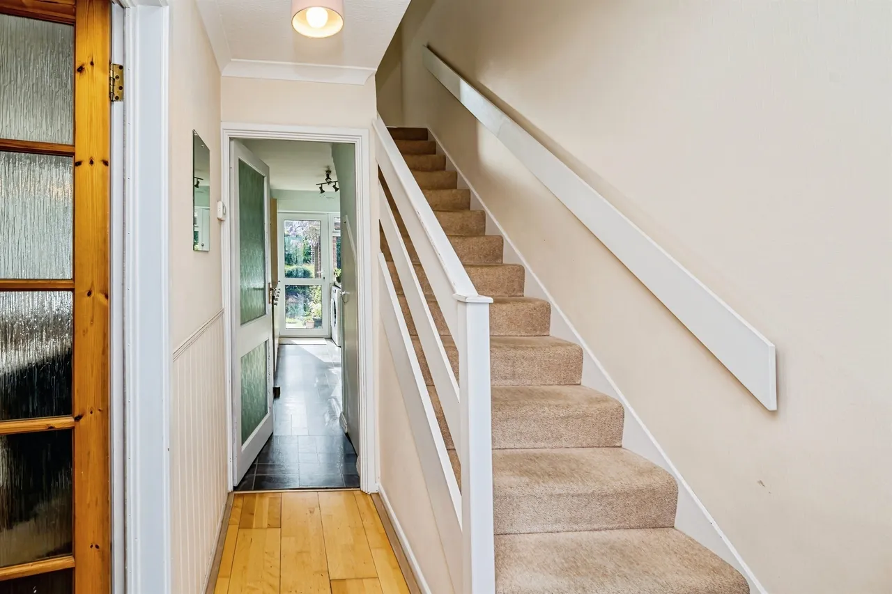 Long Furlong Drive, Slough, SL2, photo 17