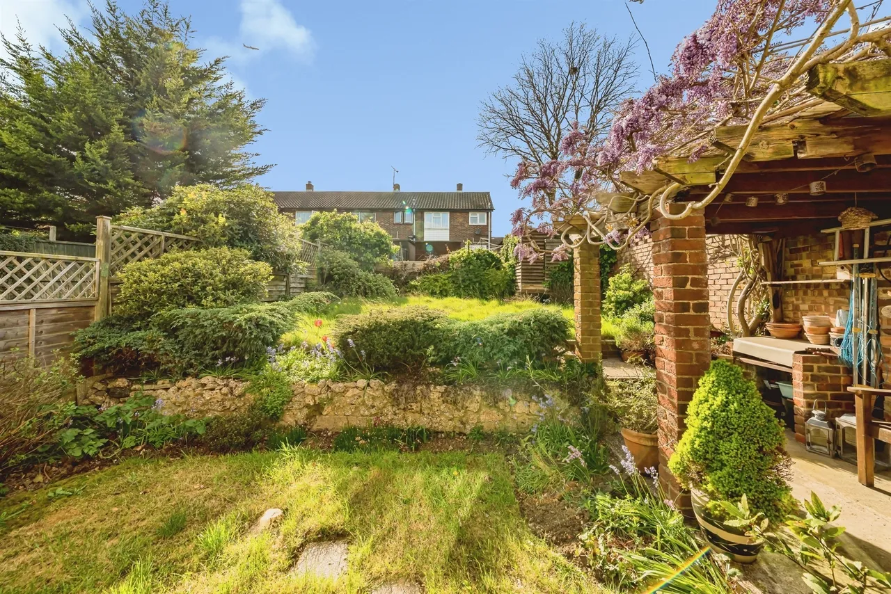 Long Furlong Drive, Slough, SL2, photo 15