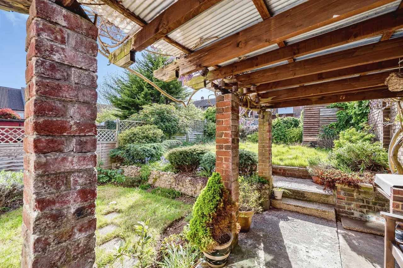 Long Furlong Drive, Slough, SL2, photo 14