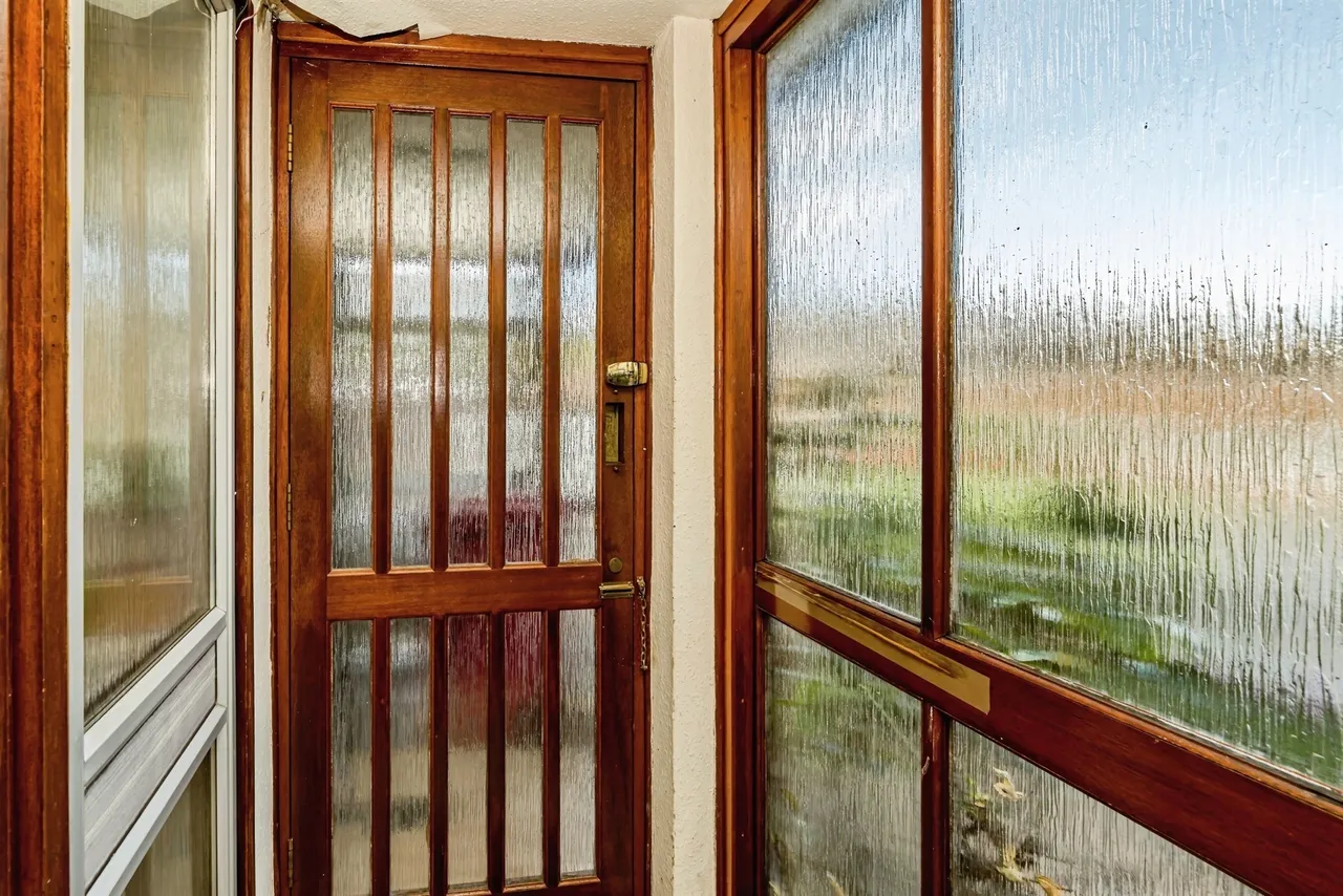 Long Furlong Drive, Slough, SL2, photo 18