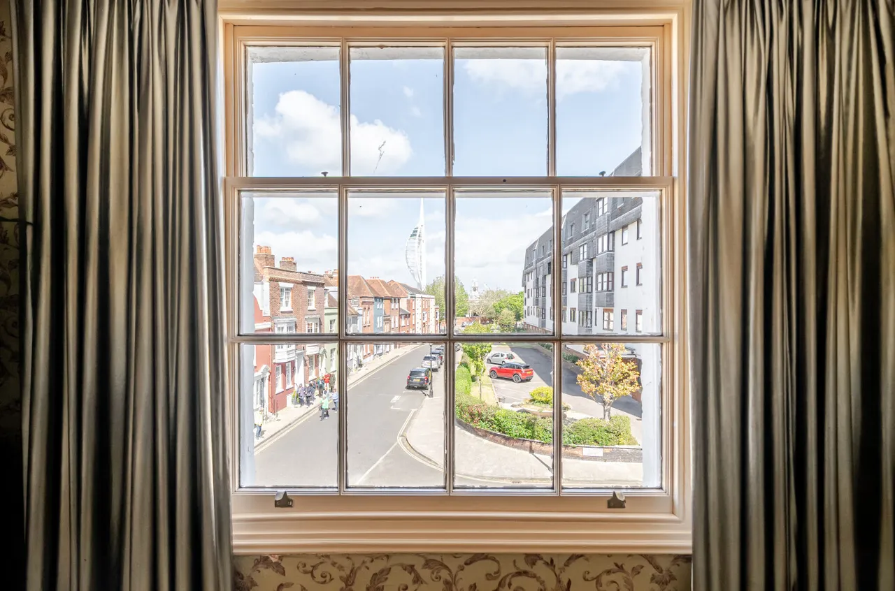 St. Thomas's Street, Old Portsmouth, PO1, photo 6