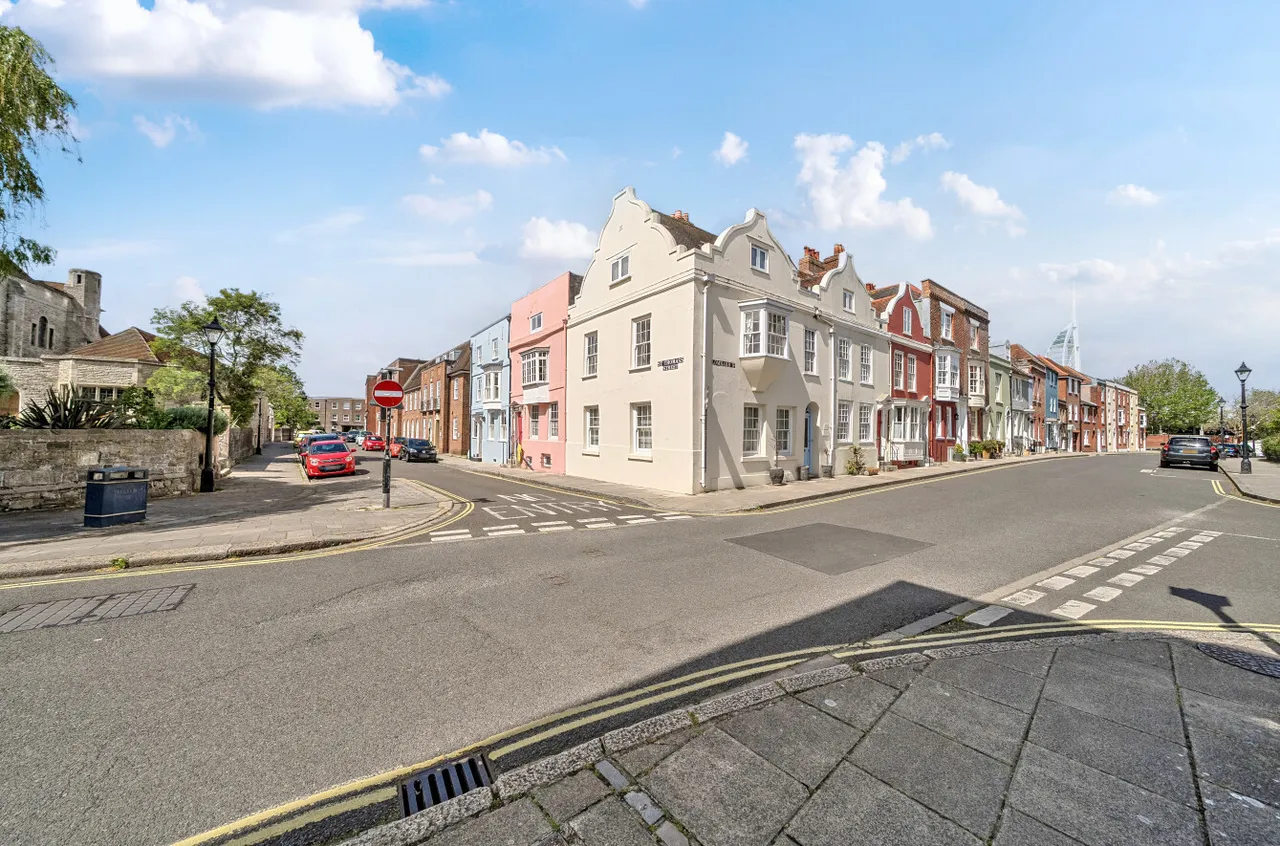 St. Thomas's Street, Old Portsmouth, PO1, photo 17