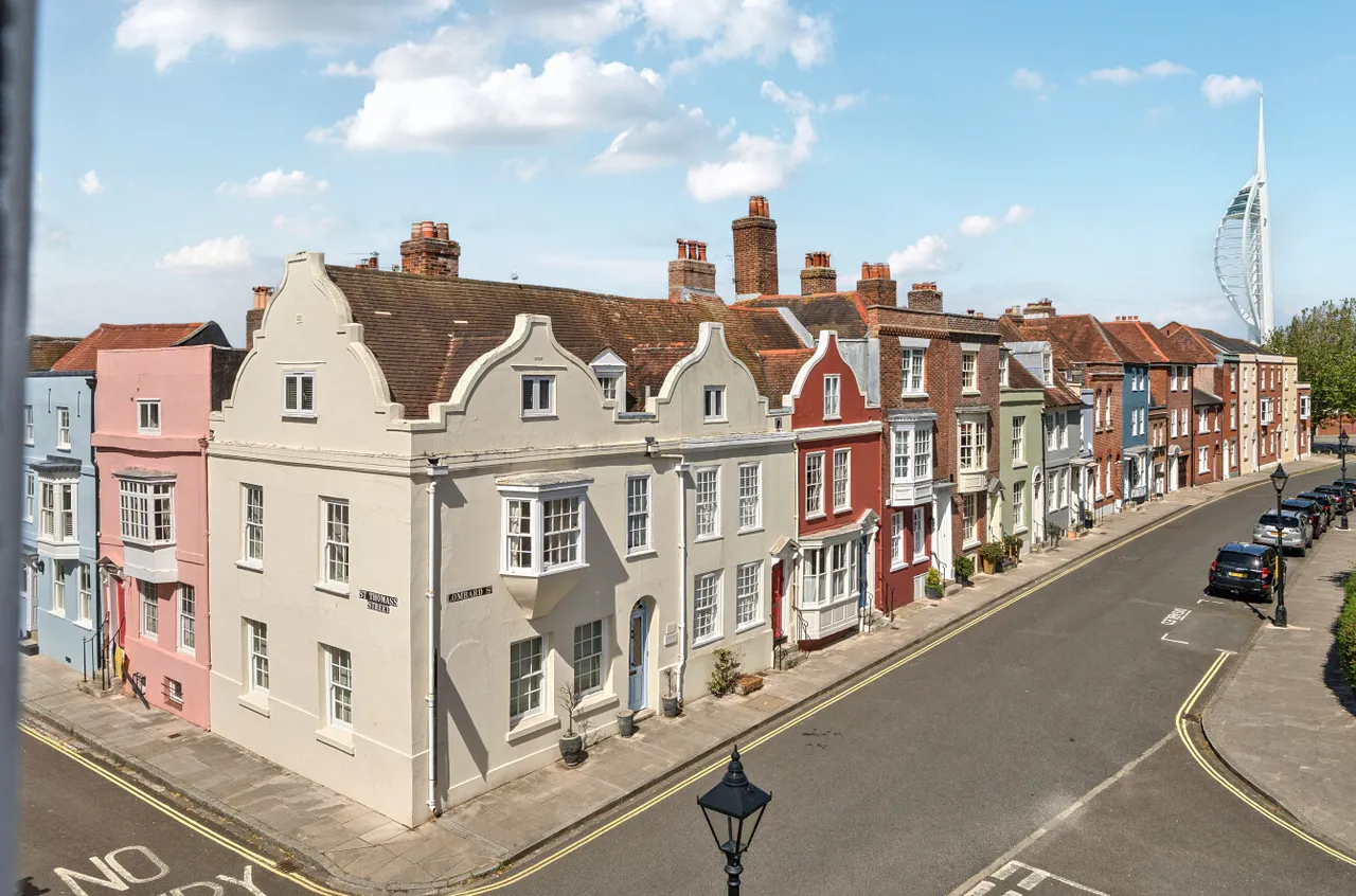 St. Thomas's Street, Old Portsmouth, PO1, photo 16
