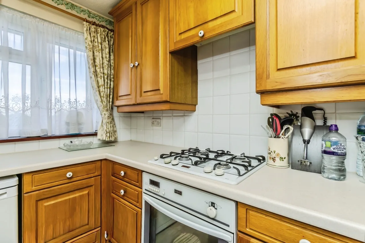 Inglewood, Pixton Way, Croydon, CR0, photo 5