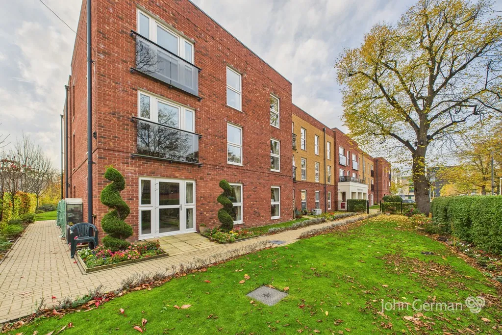 2 bed flat for sale, Humphrey Court, The Oval