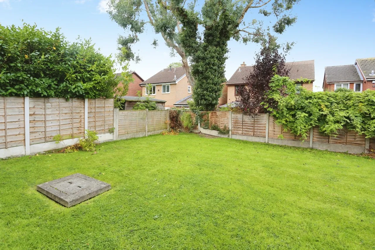 Bluestone Drive, Heaton Mersey, SK4, photo 10