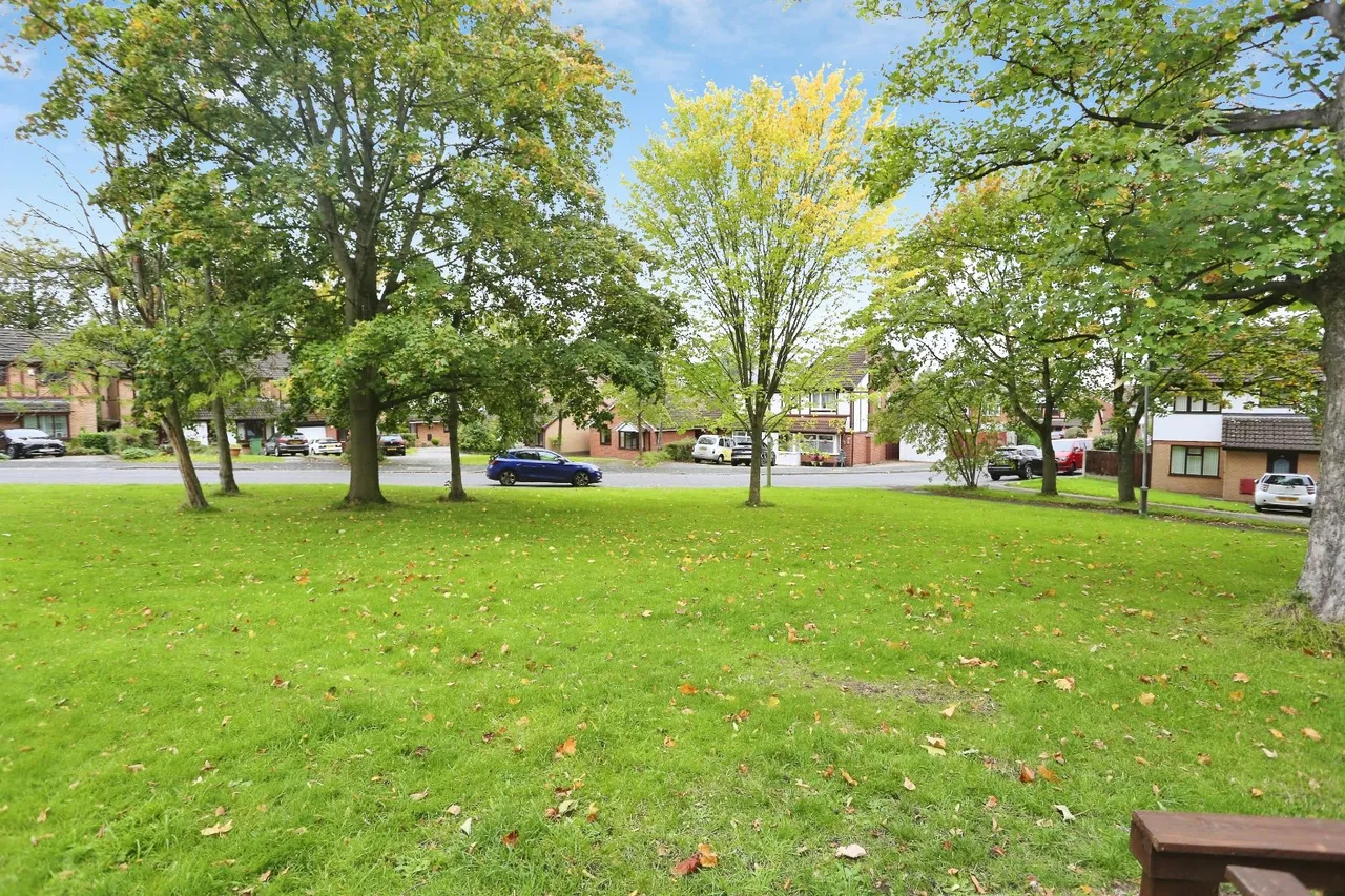 Bluestone Drive, Heaton Mersey, SK4, photo 8