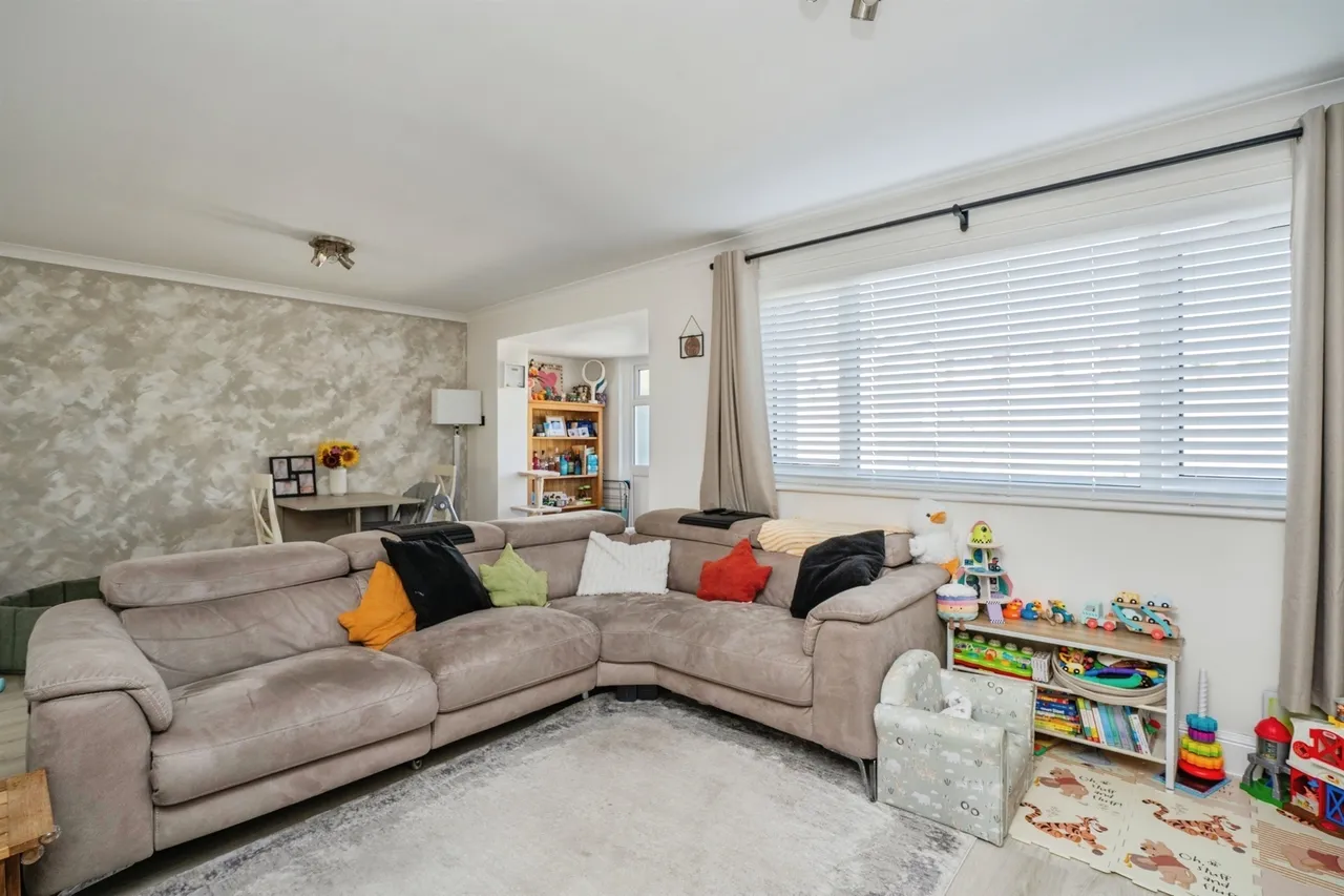 St. Denys Walk, Havant, PO9, photo 8