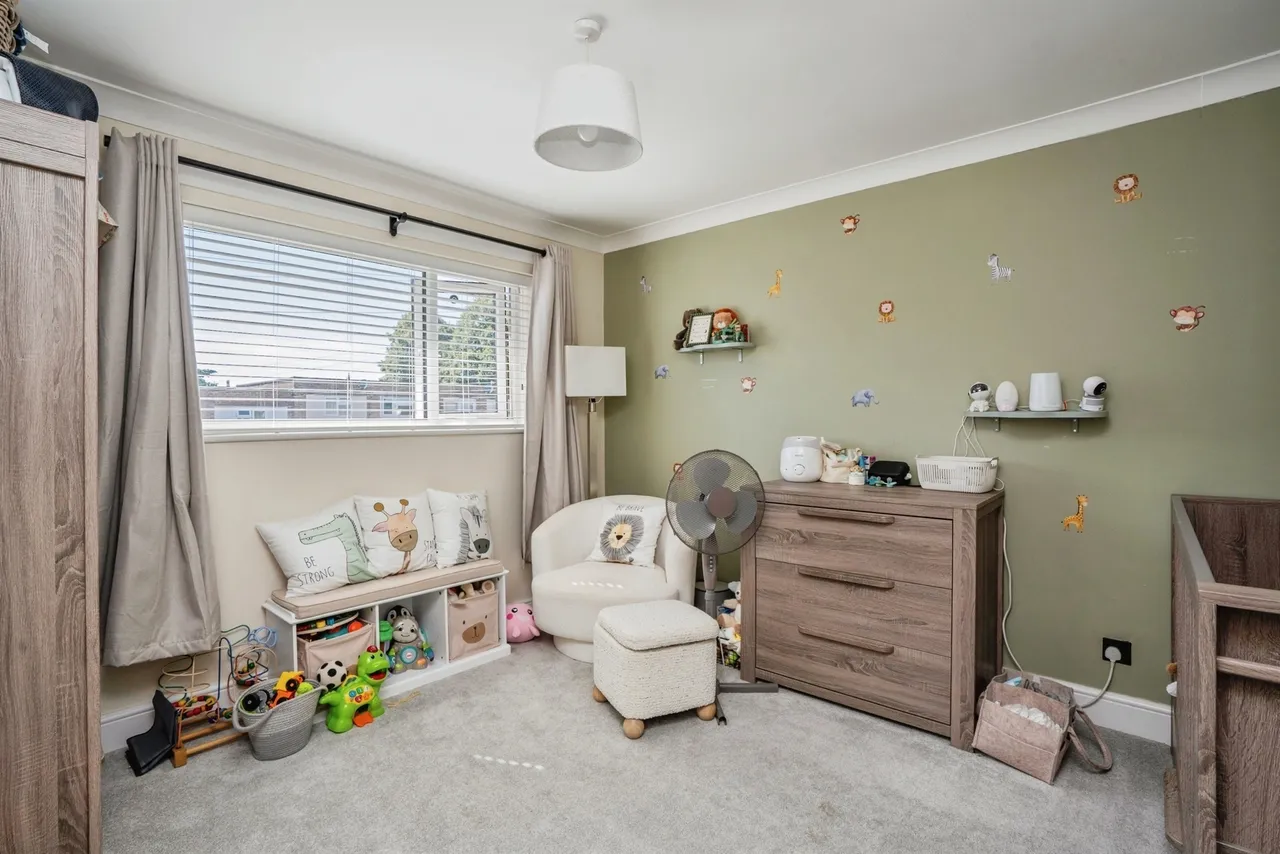 St. Denys Walk, Havant, PO9, photo 12