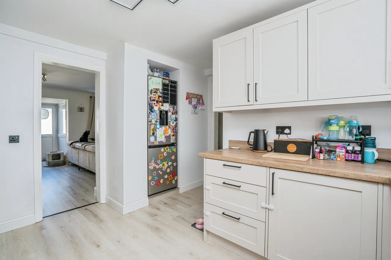 St. Denys Walk, Havant, PO9, photo 10