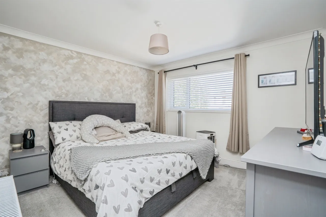 St. Denys Walk, Havant, PO9, photo 4