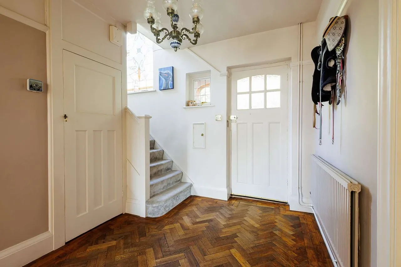Wych Hill Lane, Woking, GU22, photo 5