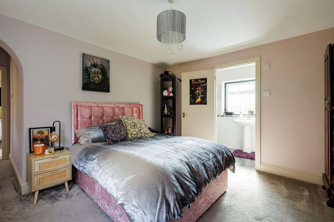 Wych Hill Lane, Woking, GU22, photo 15