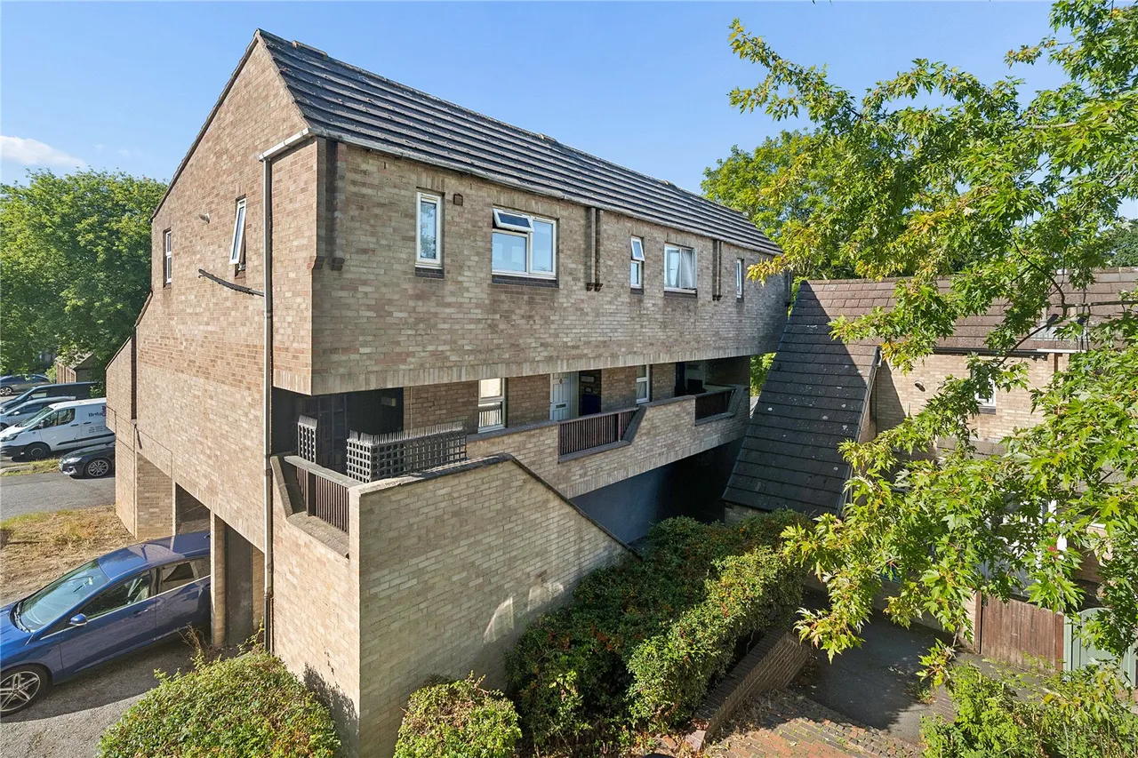 2 bed flat for sale — Mill Green, Basildon, Essex, SS13