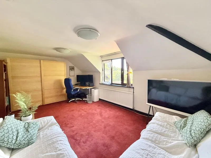 Willow Court Bassetsbury Lane, High Wycombe HP11 1RN, photo 2