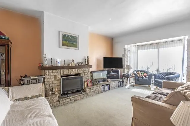 Belmont Mews, Whitton Dene, TW3, photo 2