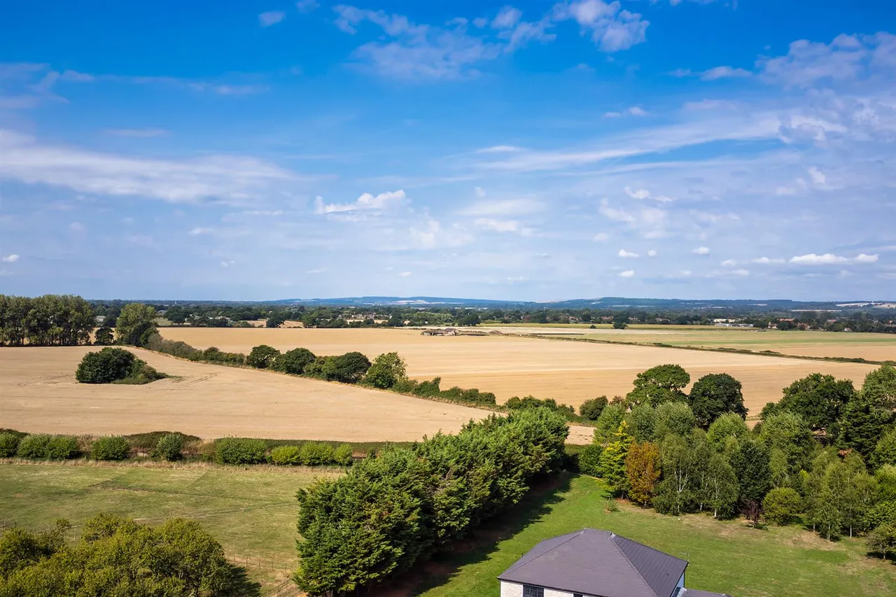 Highground Lane, Barnham, photo 29