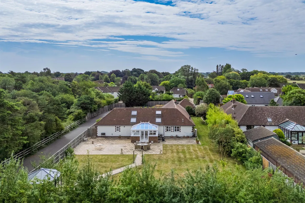 Highground Lane, Barnham, photo 38