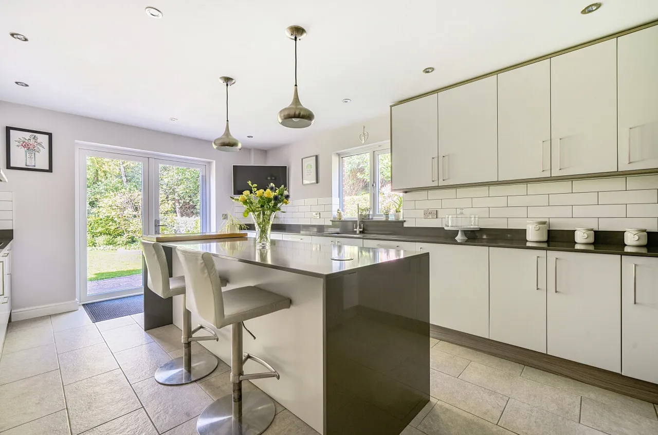 Mytchett Road, Mytchett, Camberley, Surrey, GU16 6AJ, photo 3