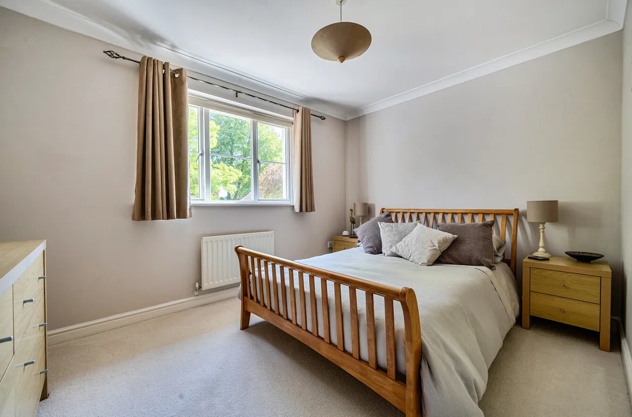 Mytchett Road, Mytchett, Camberley, Surrey, GU16 6AJ, photo 8
