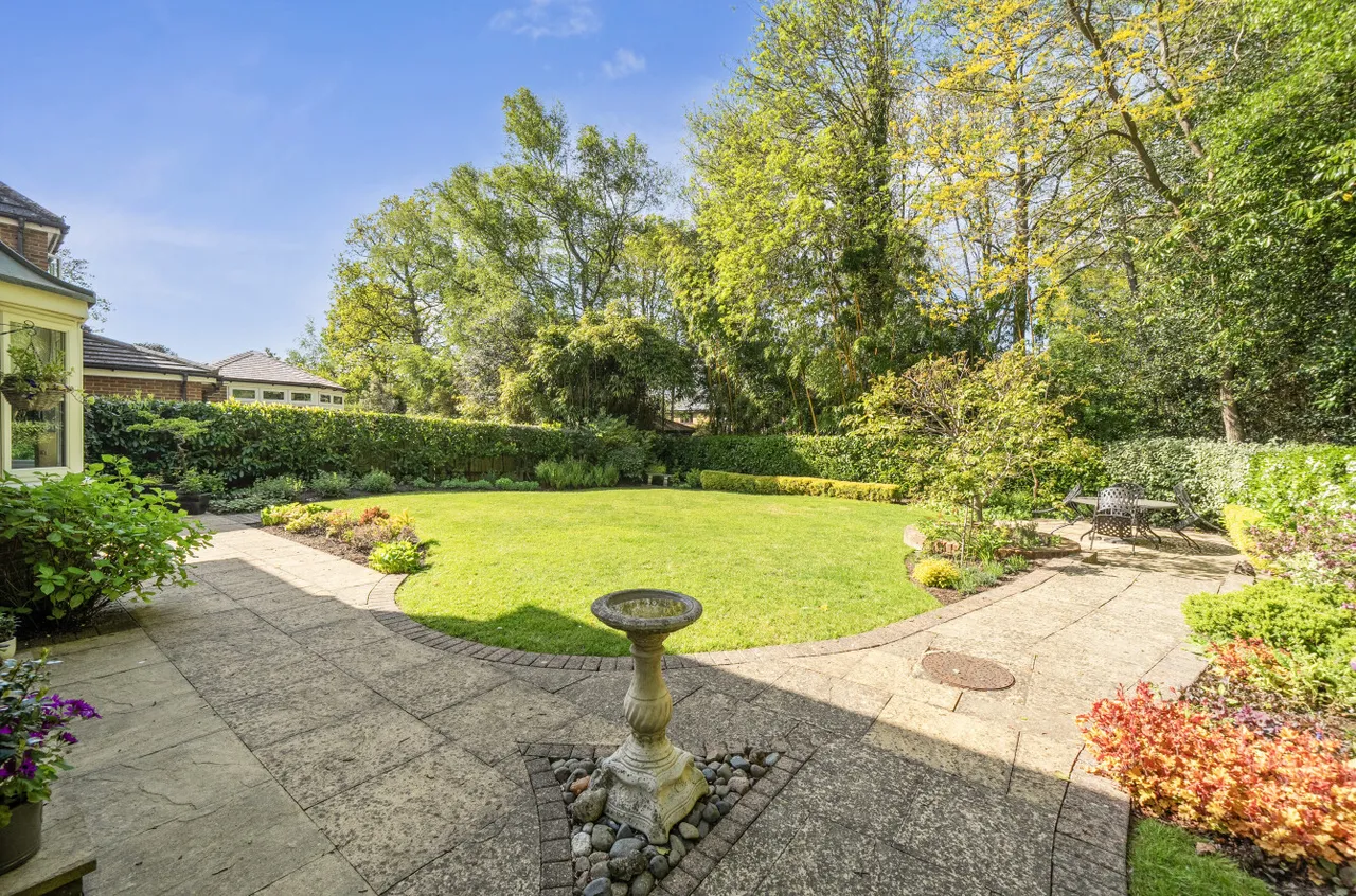 Mytchett Road, Mytchett, Camberley, Surrey, GU16 6AJ, photo 5
