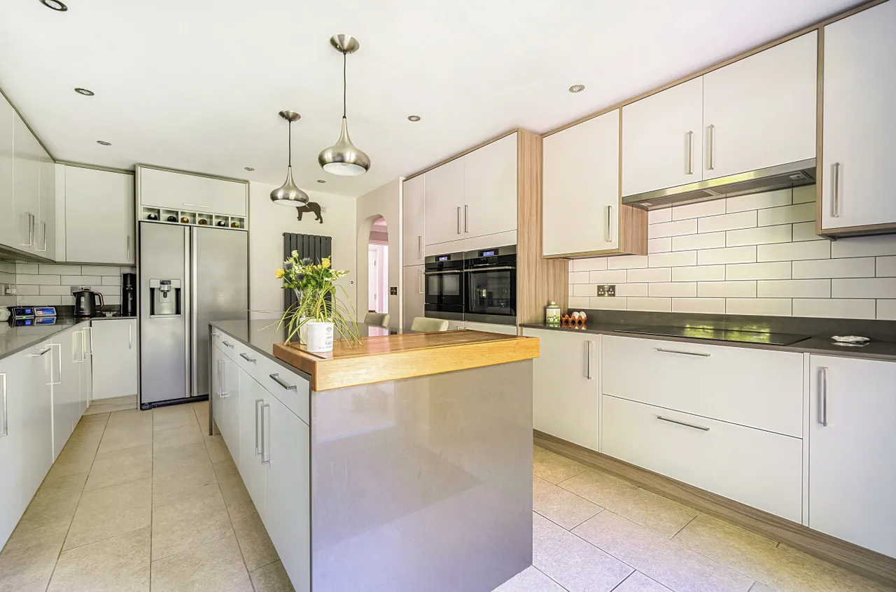Mytchett Road, Mytchett, Camberley, Surrey, GU16 6AJ, photo 16