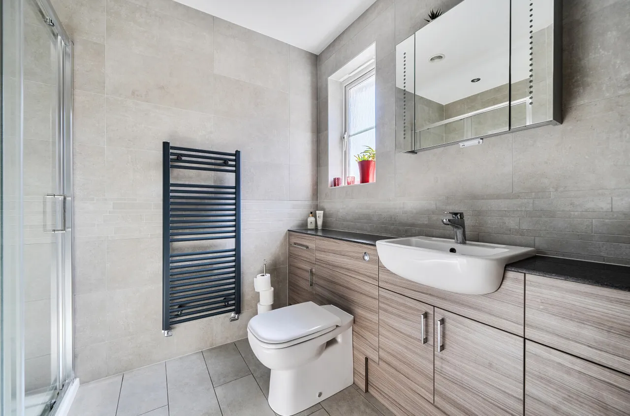 Mytchett Road, Mytchett, Camberley, Surrey, GU16 6AJ, photo 6