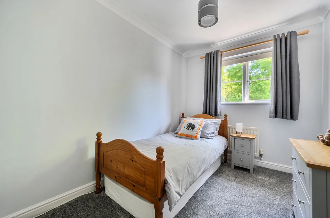 Mytchett Road, Mytchett, Camberley, Surrey, GU16 6AJ, photo 18