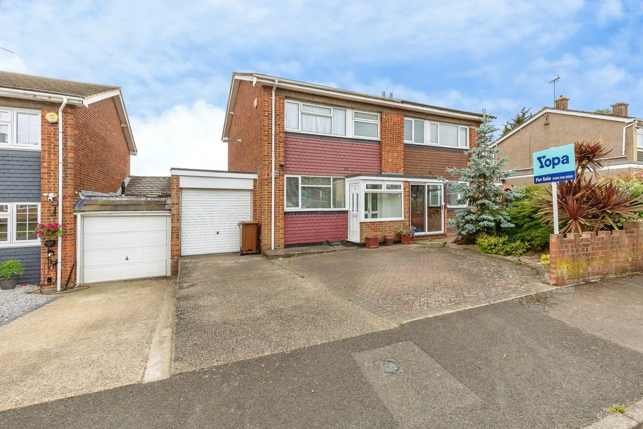 3 bed house for sale, Vidgeon Avenue, Hoo, ME3