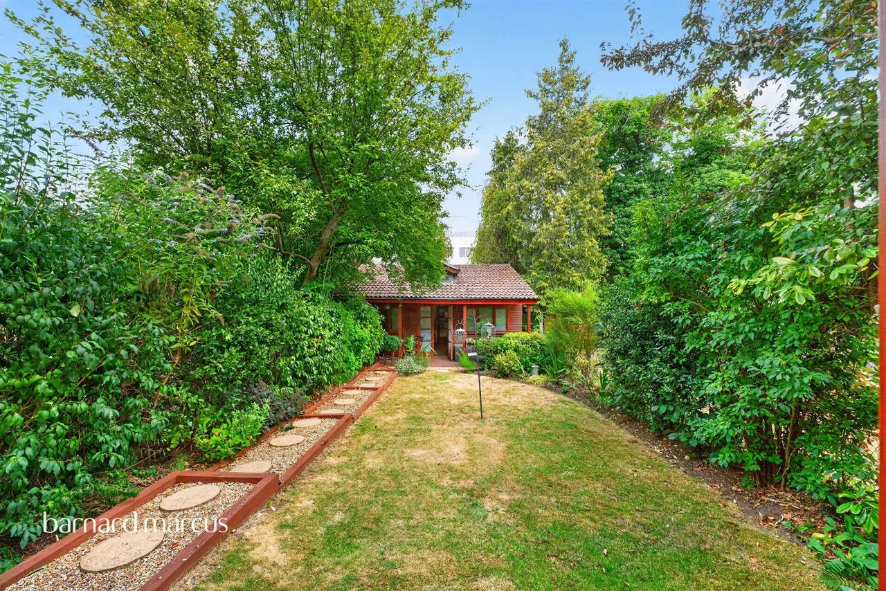 Fernwood Crescent, London, N20, photo 4