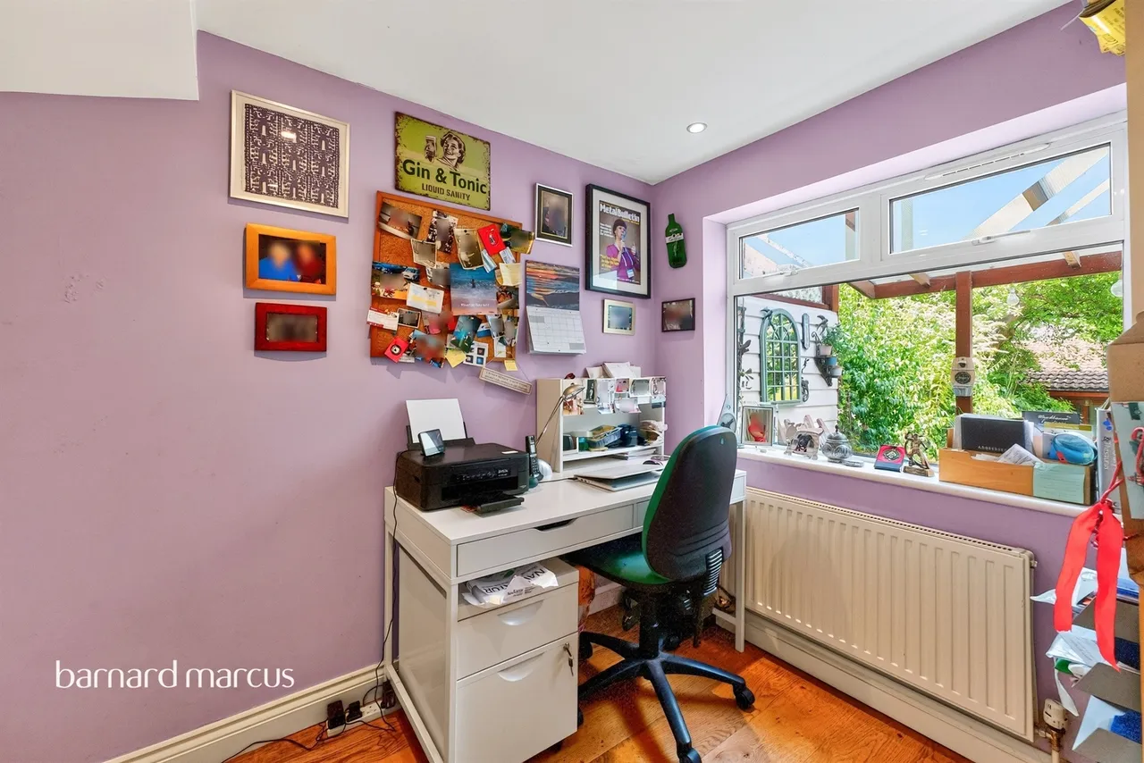 Fernwood Crescent, London, N20, photo 9