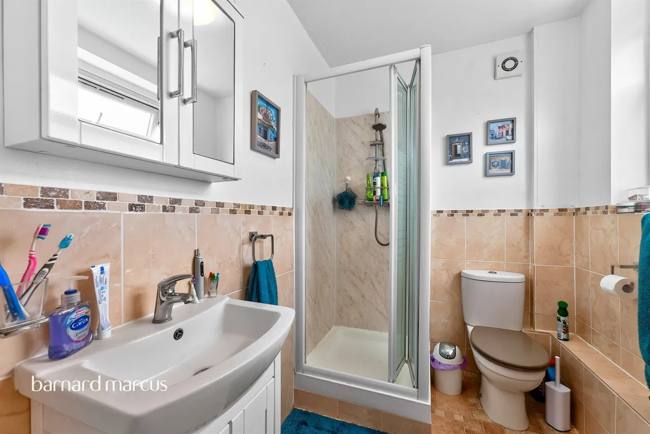 Fernwood Crescent, London, N20, photo 14