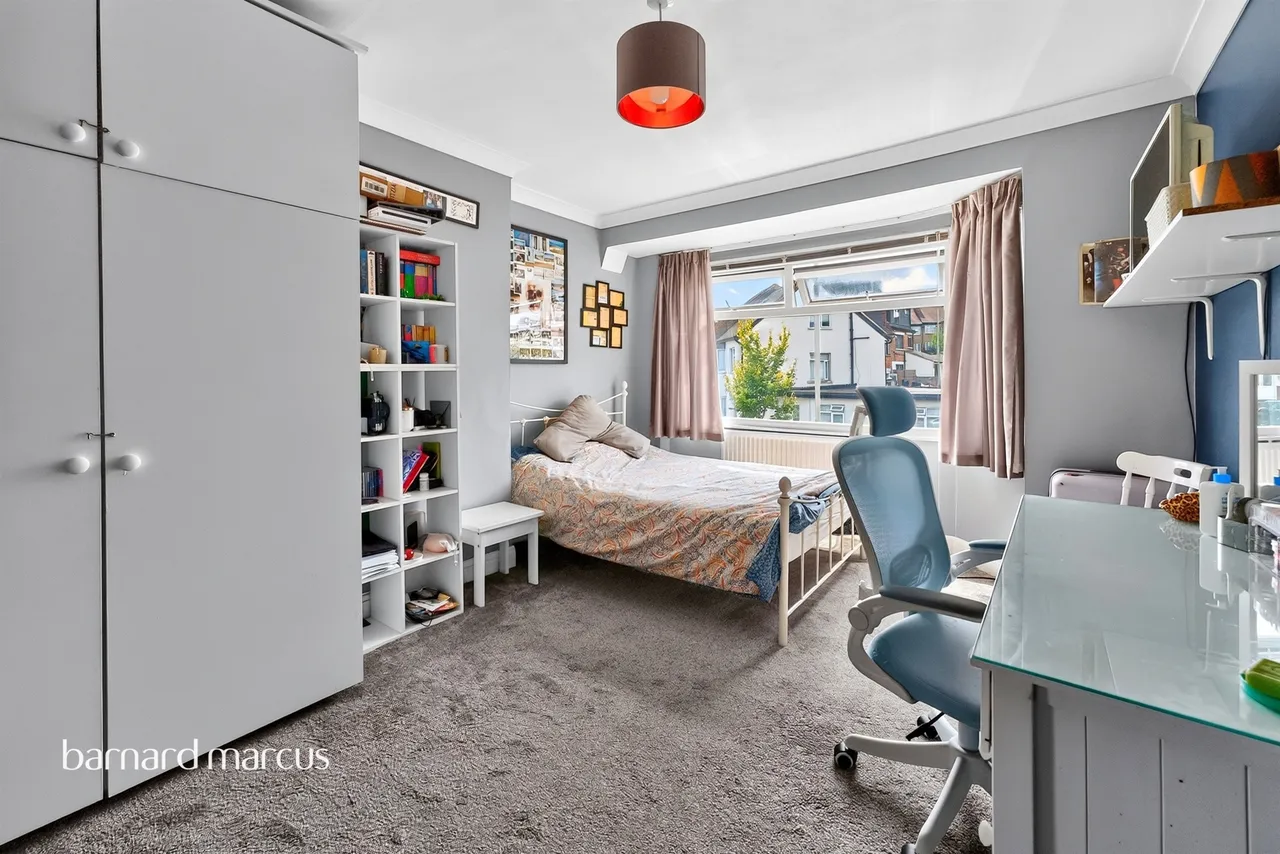 Fernwood Crescent, London, N20, photo 15