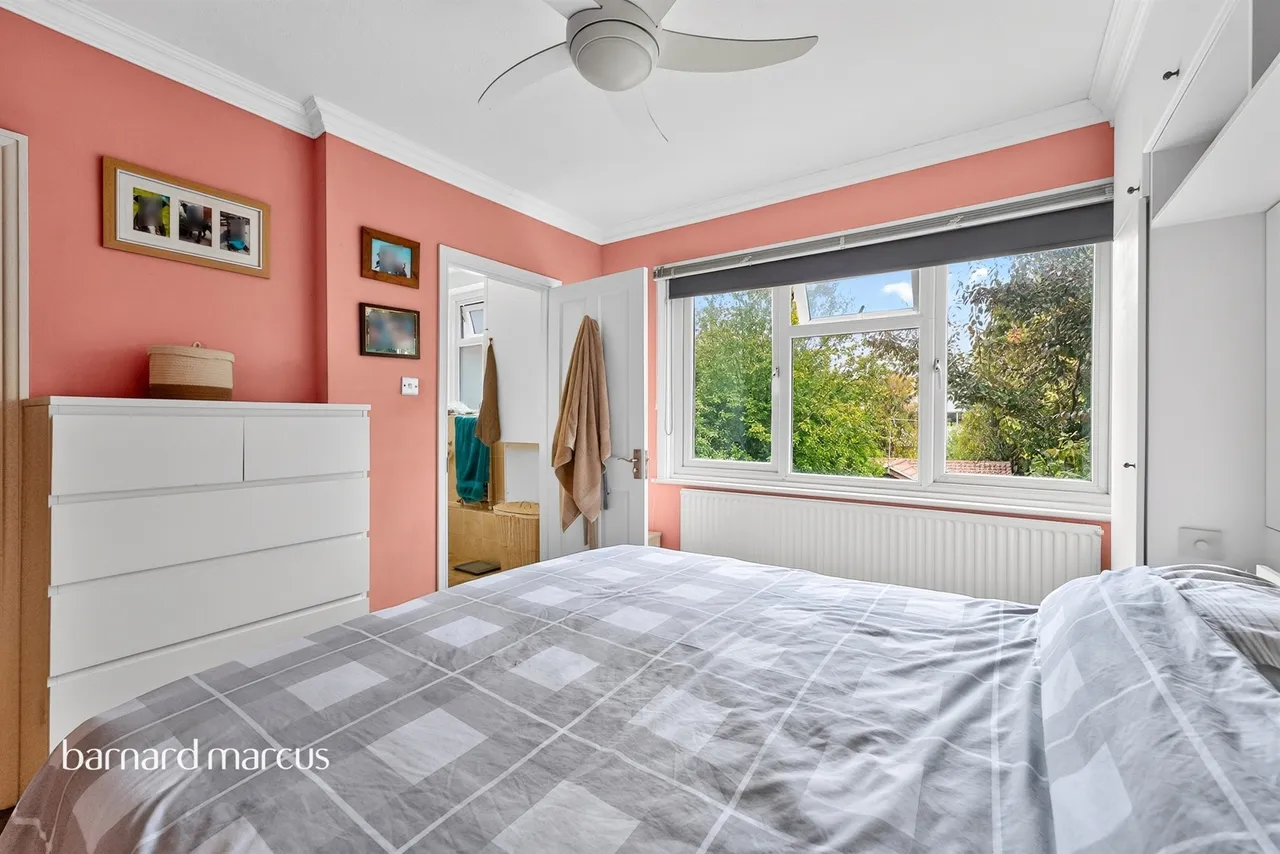 Fernwood Crescent, London, N20, photo 11