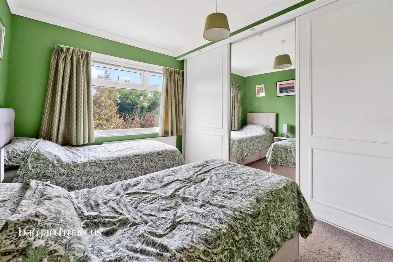 Fernwood Crescent, London, N20, photo 7