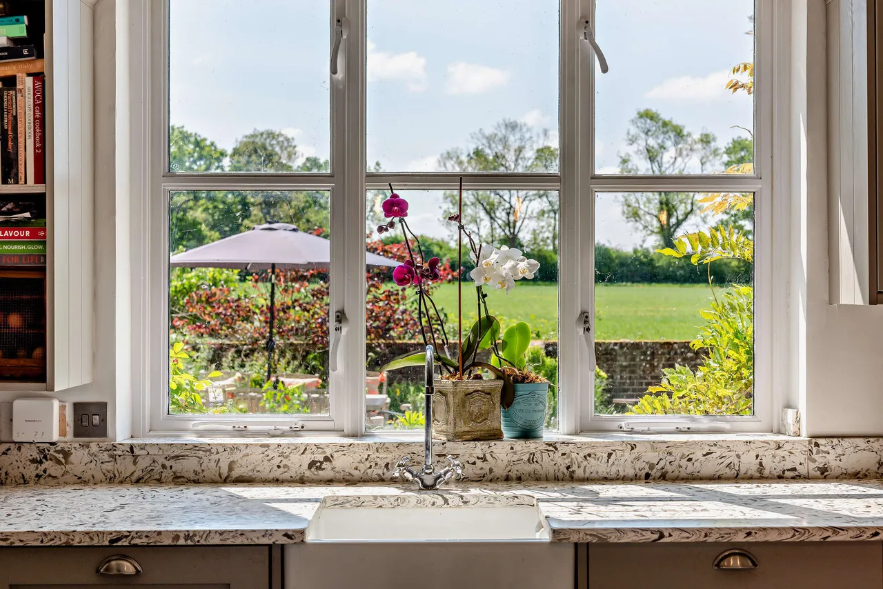 Strood Lane, Warnham, RH12, photo 7