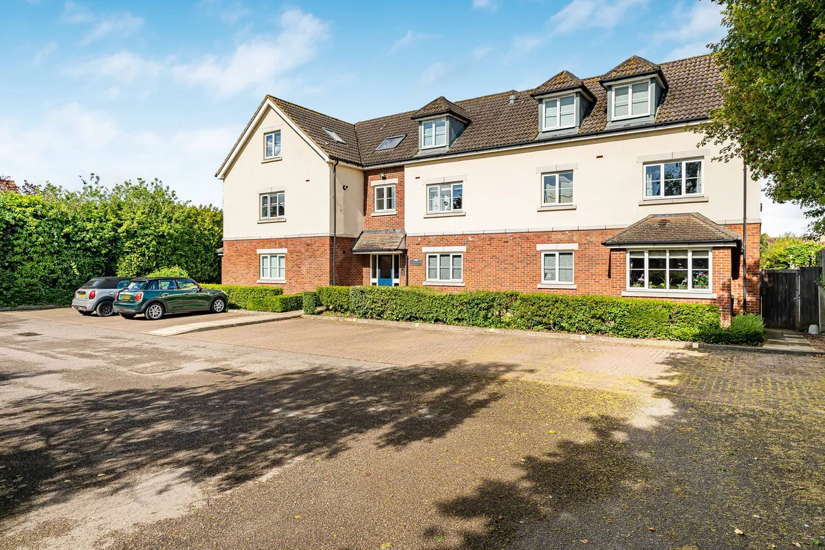 2 bed flat for sale, Buckingham Road, Bicester